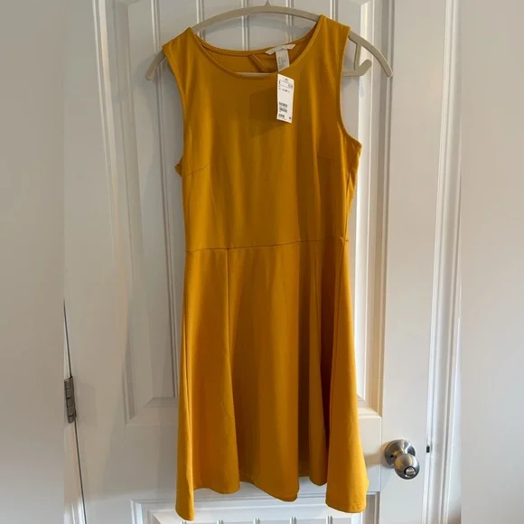H&M Mustard Yellow Swing Dress Stretch Keyhole Back Size M - Picture 1 of 4